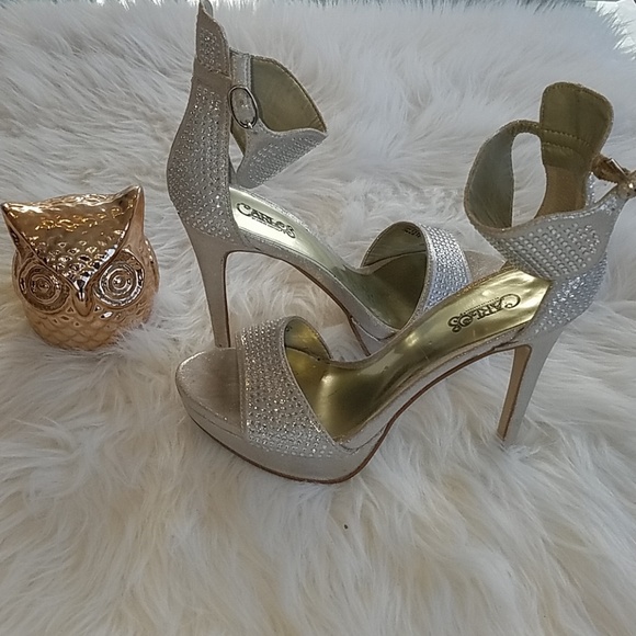 Heals - Picture 2 of 4